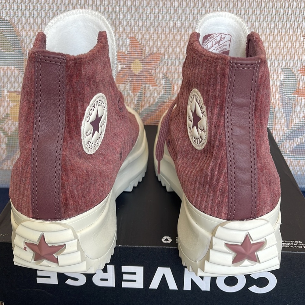 Converse WMNS A03252C
RUN STAR HIKE HI
DARK WINE/SADDLE/EGRET
Platforms - Picture 14 of 16